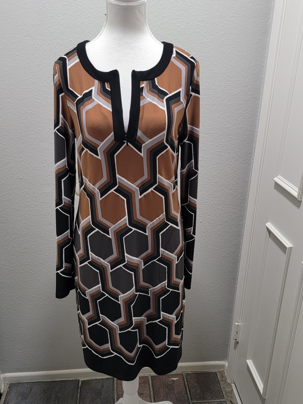 Joseph Ribkoff Geometric Long Sleeve Shift Dress in Brown, Black and Cream